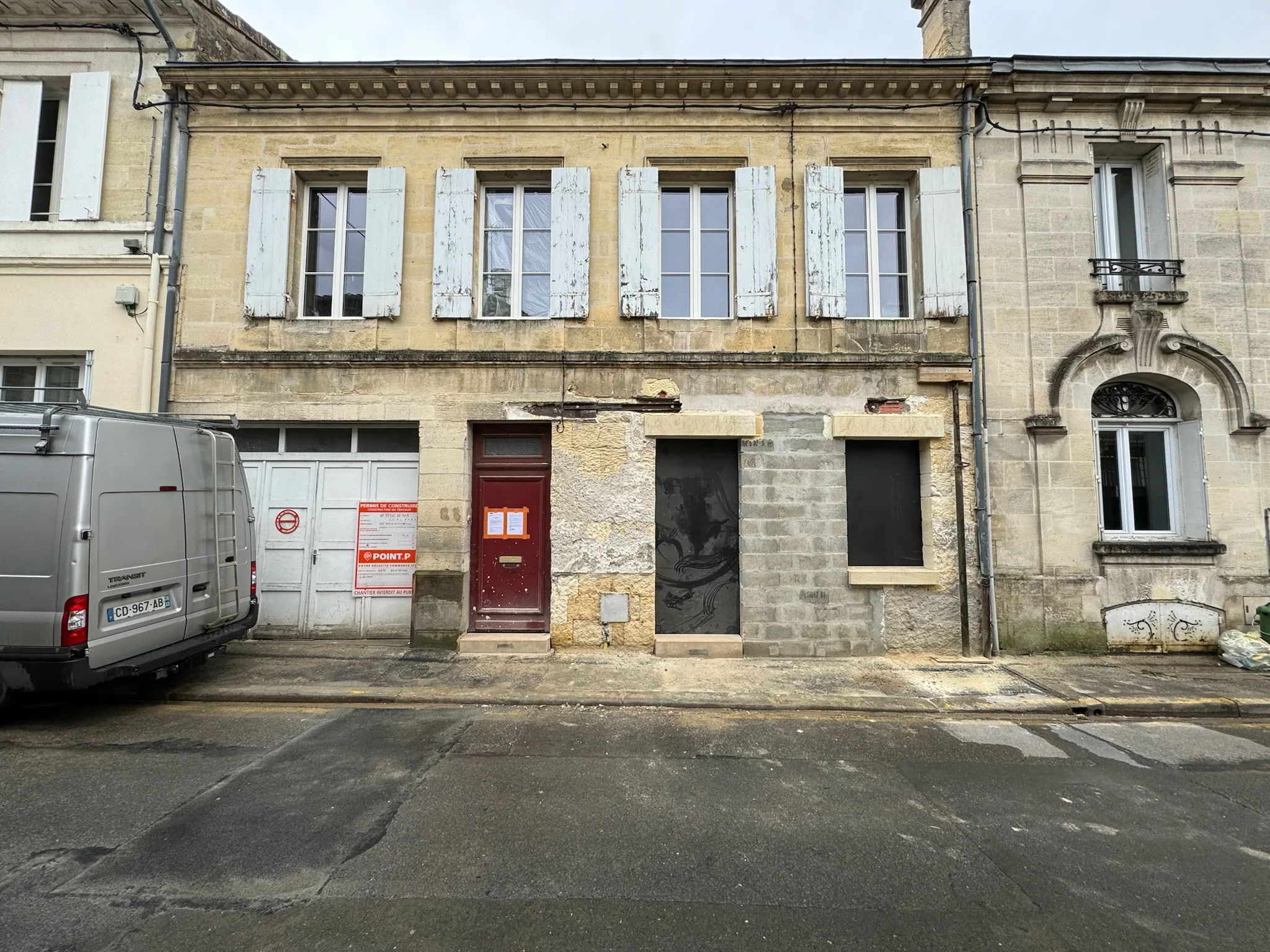 Façade en cours de restauration