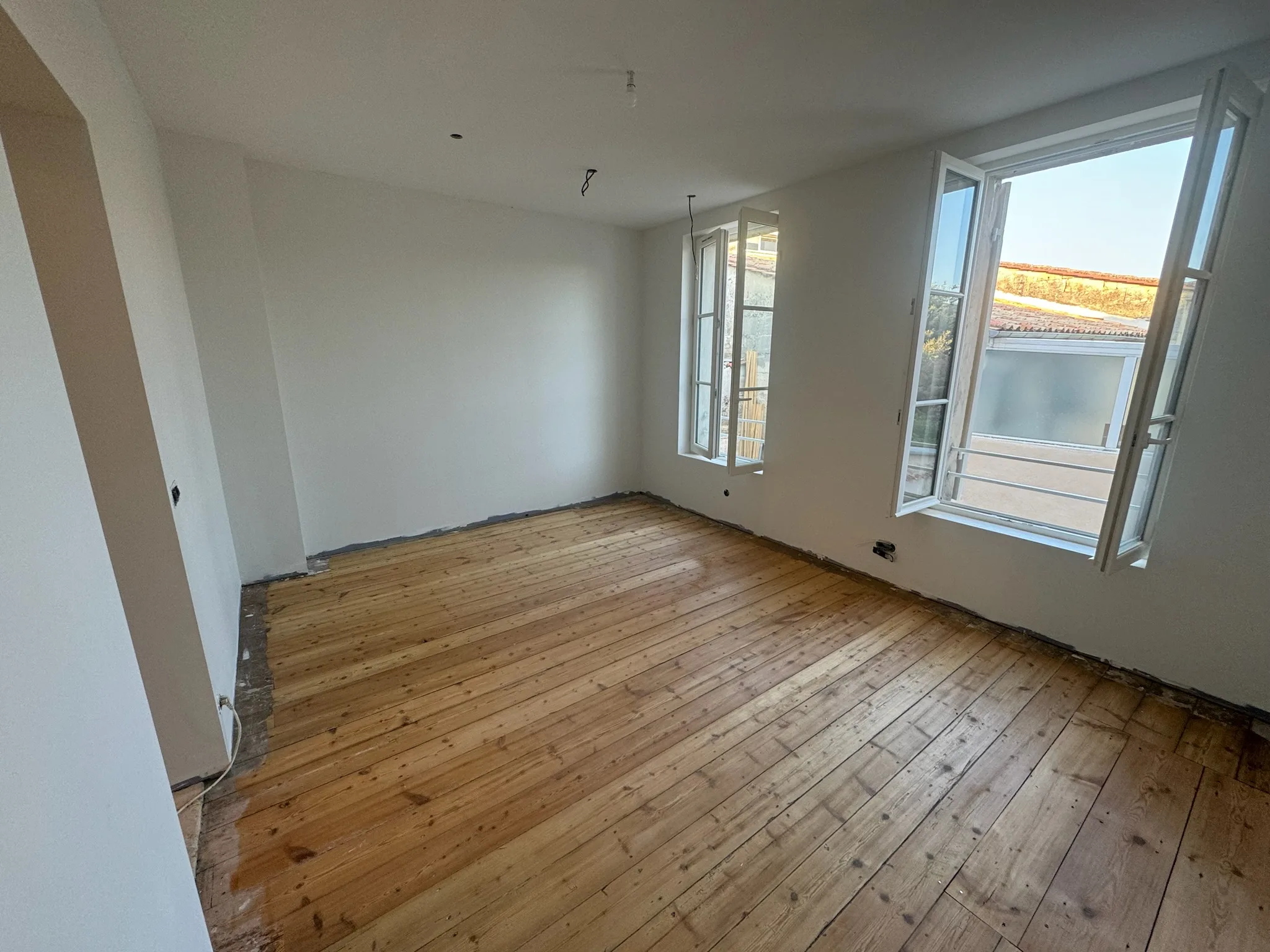 Ponçage et vitrification des anciens parquet
